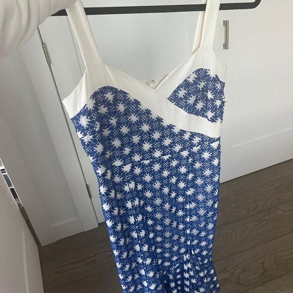 Beautiful Blue Kimora Lee Simmons Size 2 - Picture 1 of 4